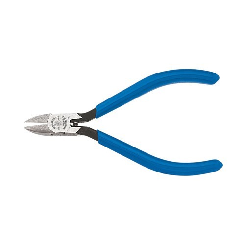 Klein® D257-4C Diagonal Cutting Plier, 0.438 in Nominal Capacity, Short Jaw, 0.438 W x 0.518 L x 0.24 T in Jaw, 4.26 in Overall Length, Beveled Semi-Flush Cut Type, No Insulated