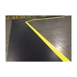 Diamond-Plate SpongeCote™ 415.916x3x5BYL Heavy Duty Solid Anti-Fatigue Mat, 5 ft L x 3 ft W x 9/16 in THK, PVC, Diamond Plate Surface Pattern, Nitrile Infused Sponge Base