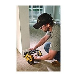 DeWALT® 20V MAX* DCN660D1 Brushless Cordless Finish Nailer Kit, 1-1/4 to 2-1/2 in Fastener, 110 Nails Magazine, 11.7 in OAL, Battery